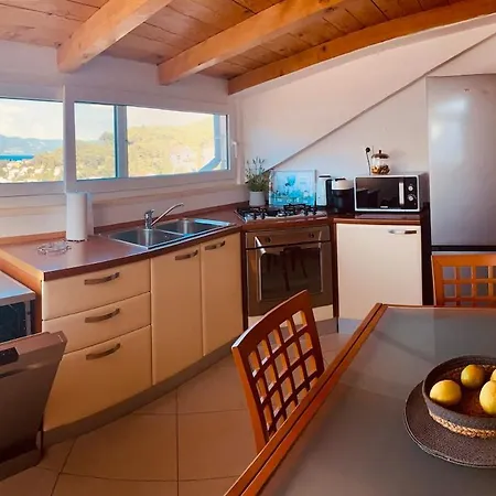 Sea View With Large Terrace & Parking Near